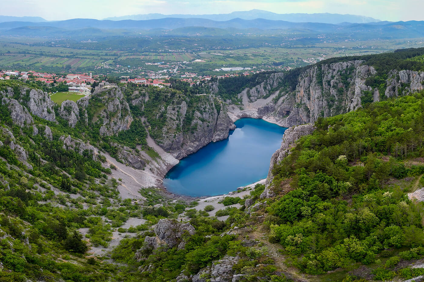 valentinovo modro jezero
